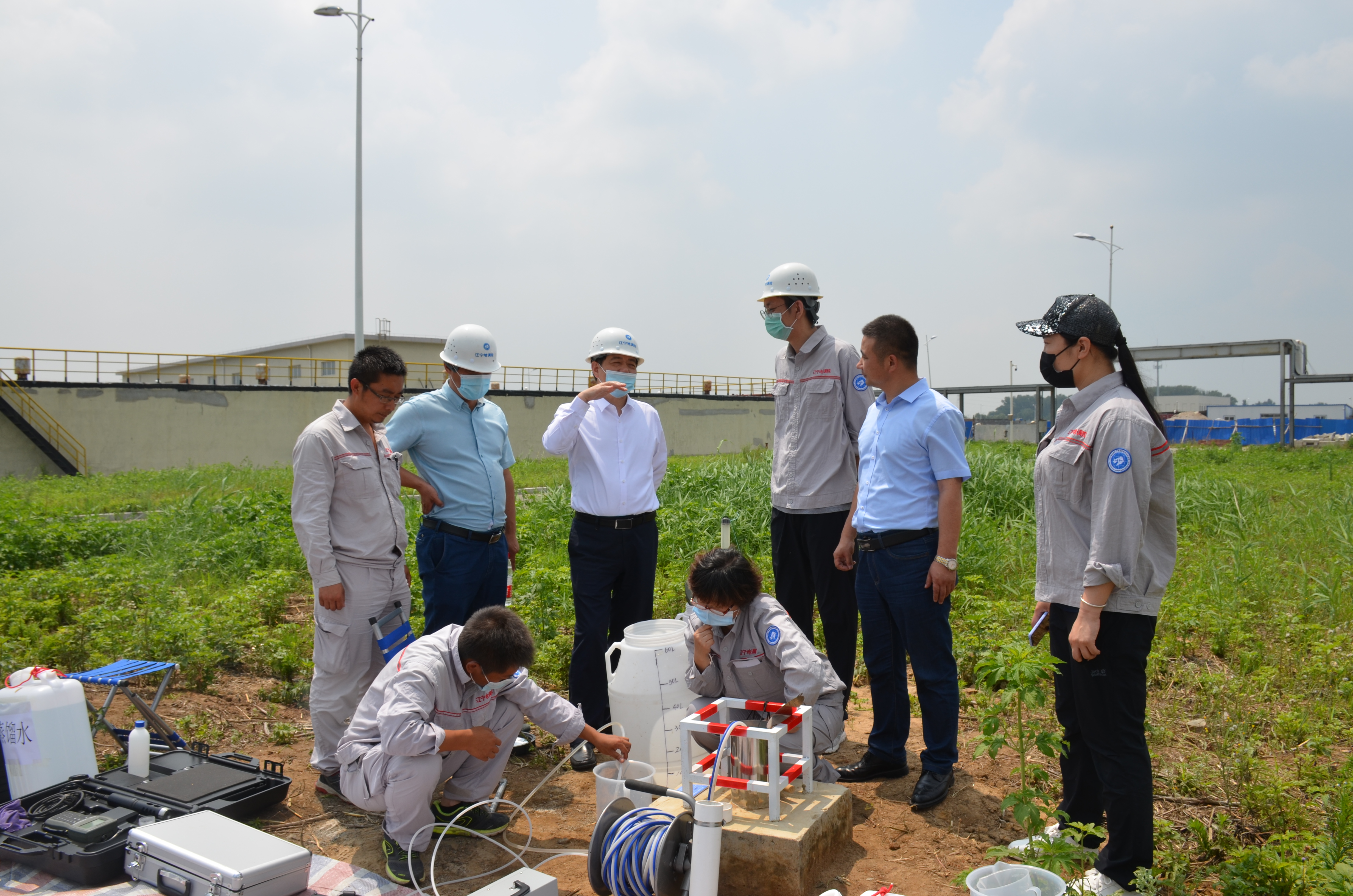 企业用地调查地下水采样.JPG 企业用地调查地下水采样.JPG